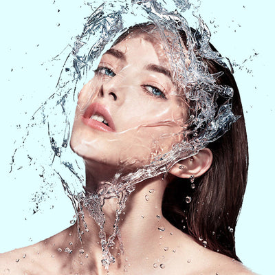 PureRadiant™ kosteuttava & vesitiivis peitevoide | 1+1 ilmaiseksi